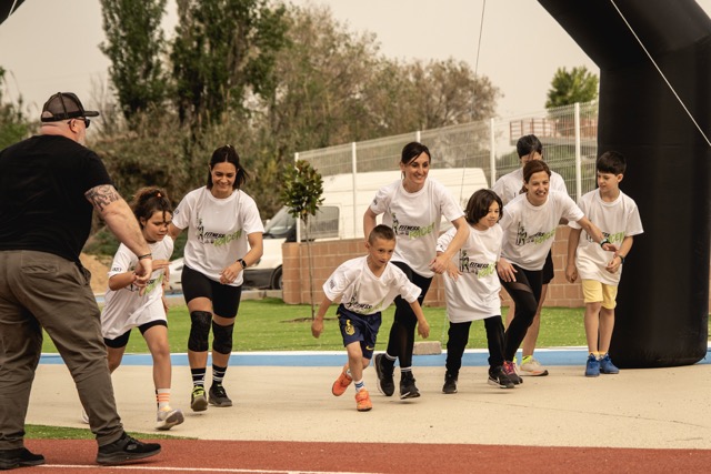 Atletas compitiendo en Fitness Race Entrenemos